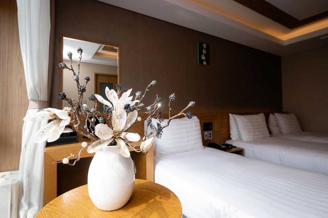 Floral Hotel Namsan City Seoul Myeongdong エクステリア 写真